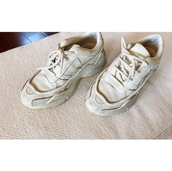 #Old daddy Sneaker - Picture 3 of 3